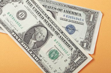 Bir sürü nakit bize dolar