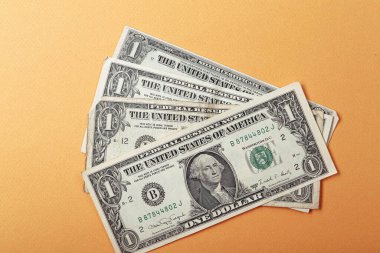 Bir sürü nakit bize dolar