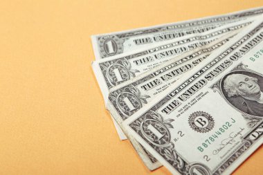 Bir sürü nakit bize dolar