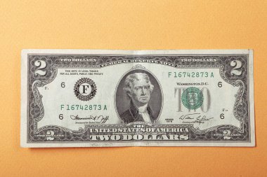 Bir sürü nakit bize dolar