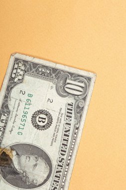 Bir sürü nakit bize dolar