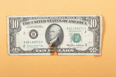 Bir sürü nakit bize dolar