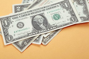 Bir sürü nakit bize dolar