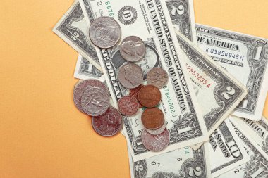 Bir sürü nakit bize dolar