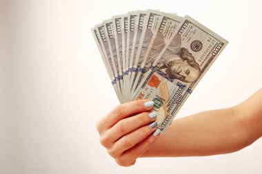 Bir sürü nakit bize dolar