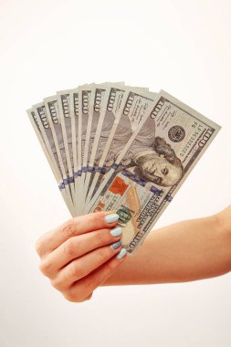 Bir sürü nakit bize dolar
