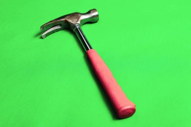 Eski model çekiç, marangozlar için bir zanaat aracı.