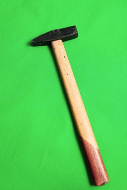 Eski model çekiç, marangozlar için bir zanaat aracı.