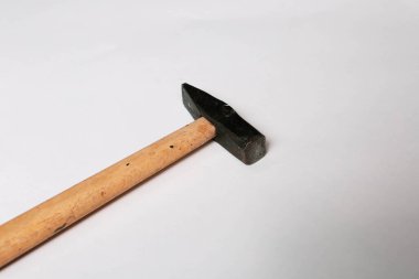 Eski model çekiç, marangozlar için bir zanaat aracı.