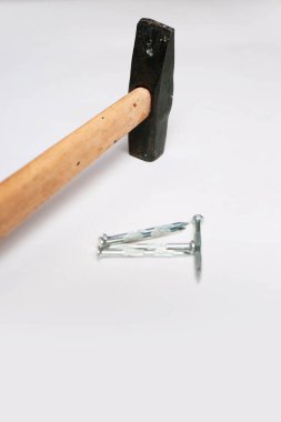 Eski model çekiç, marangozlar için bir zanaat aracı.