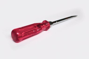 Plastik saplı tornavida.