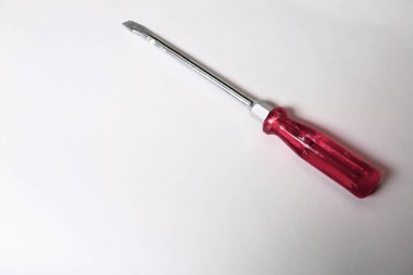 Plastik saplı tornavida.