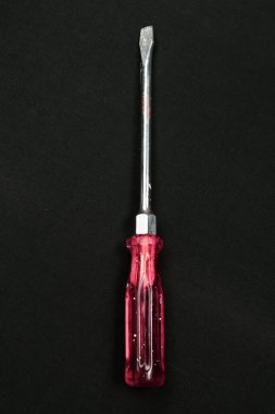 Plastik saplı tornavida.