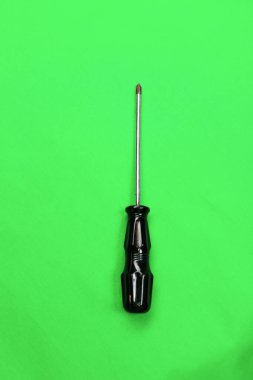 Plastik saplı tornavida.