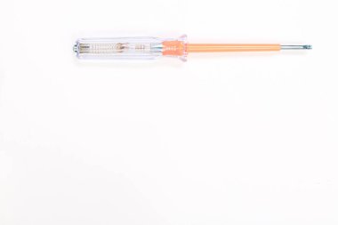 Plastik saplı tornavida.