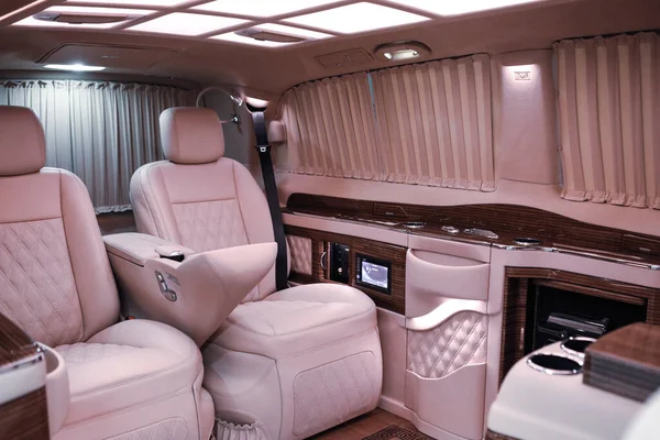 Luxe Moderne Rose Intérieur Voiture — Photo