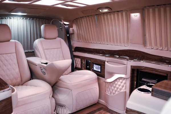 Luxe Moderne Rose Intérieur Voiture — Photo