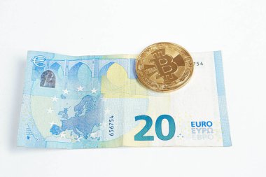 Multi Euro Dolar, farklı türde yeni nesil banknotlar, bitcoin