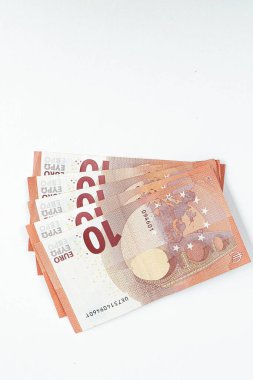 Multi Euro Dolar, farklı türde yeni nesil banknotlar, bitcoin