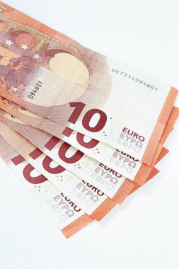 Multi Euro Dolar, farklı türde yeni nesil banknotlar, bitcoin