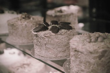 Masada lezzetli bir pasta var.