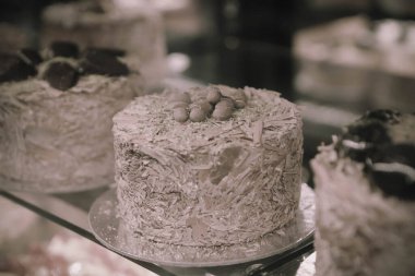 Masada lezzetli bir pasta var.