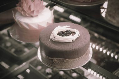 Masada lezzetli bir pasta var.