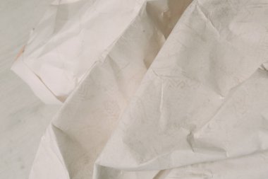 Beyaz buruşmuş kağıt arkaplan grunge doku arkaplanı