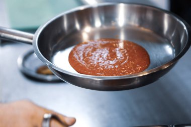 soba yangın pişirme makarna ile pota