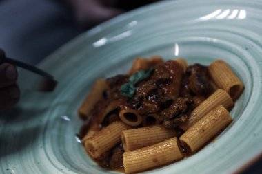 soba yangın pişirme makarna ile pota