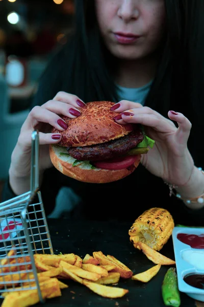 Hamburger Fatto Casa Con Verdure Fresche — Foto Stock