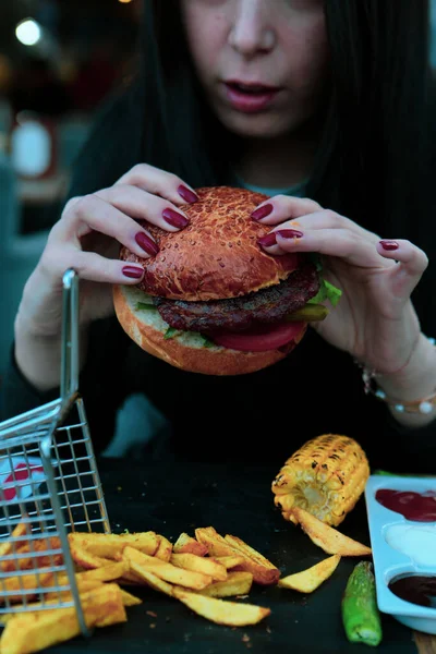 Hamburger Maison Aux Légumes Frais — Photo