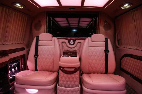 Luxe Moderne Rose Intérieur Voiture — Photo