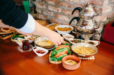 Geleneksel Türk ve Yunan yemek meze masası