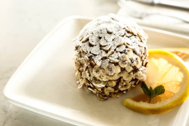 Masada lezzetli bir pasta var.