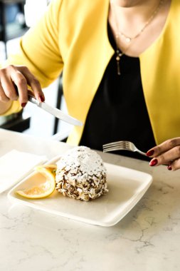 Masada lezzetli bir pasta var.