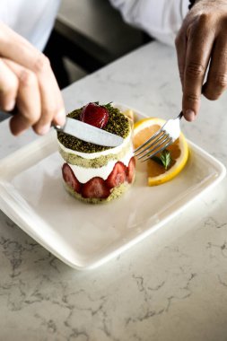 Masada lezzetli bir pasta var.