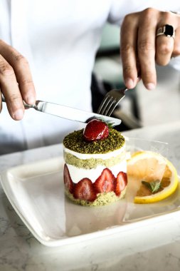 Masada lezzetli bir pasta var.