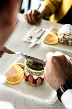 Masada lezzetli bir pasta var.
