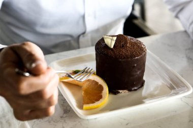 Masada lezzetli bir pasta var.