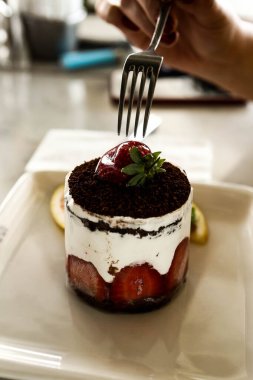 Masada lezzetli bir pasta var.