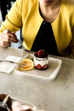 Masada lezzetli bir pasta var.