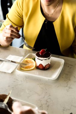 Masada lezzetli bir pasta var.