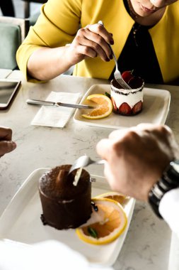Masada lezzetli bir pasta var.