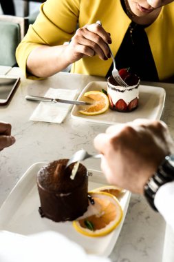 Masada lezzetli bir pasta var.