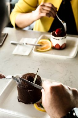Masada lezzetli bir pasta var.