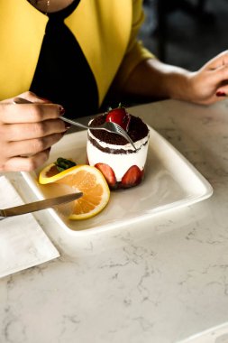 Masada lezzetli bir pasta var.