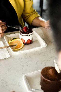 Masada lezzetli bir pasta var.