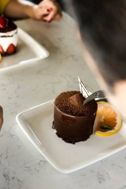 Masada lezzetli bir pasta var.