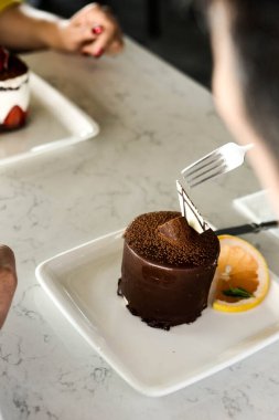 Masada lezzetli bir pasta var.